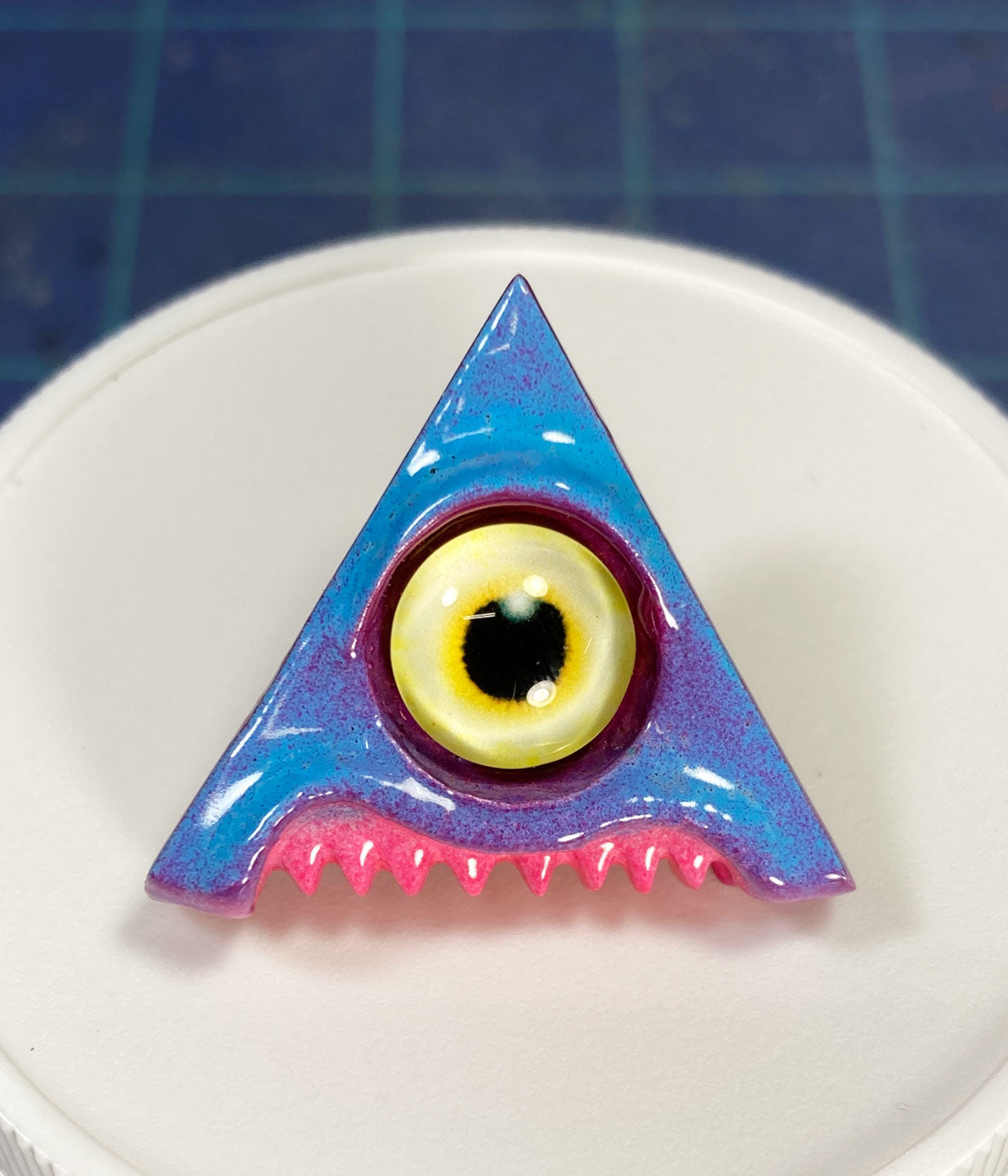 NEW TRiANGER PiNS! (7/55)