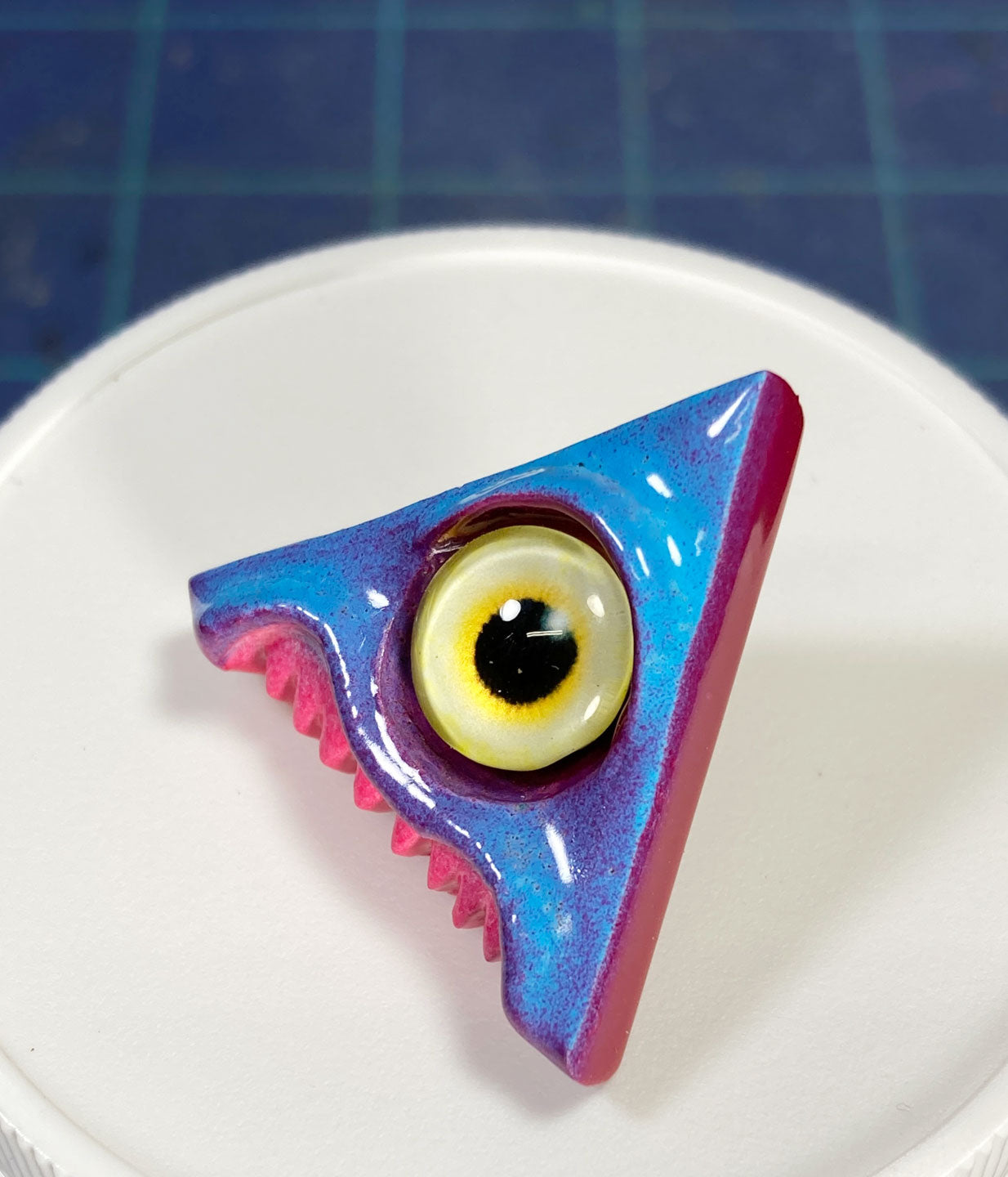 NEW TRiANGER PiNS! (7/55)