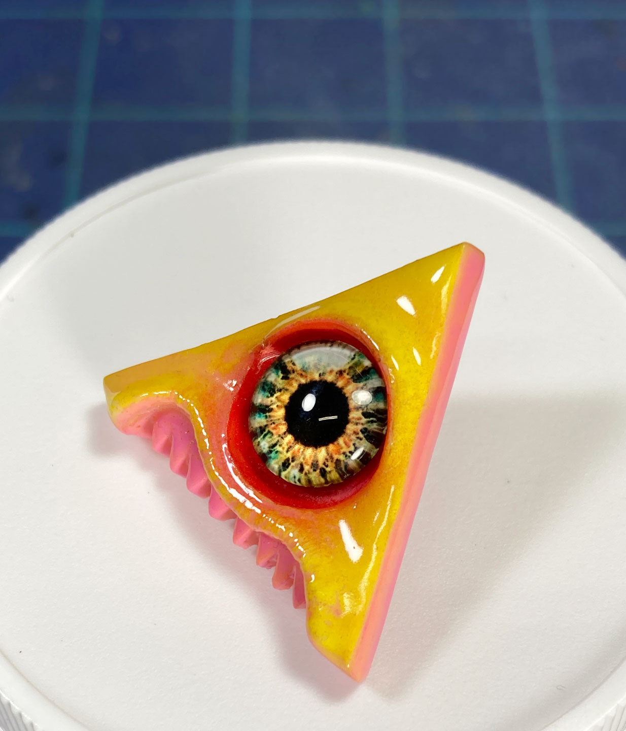 NEW TRiANGER PiNS! (8/55)